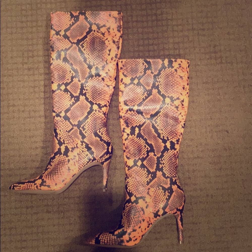 Snake boots